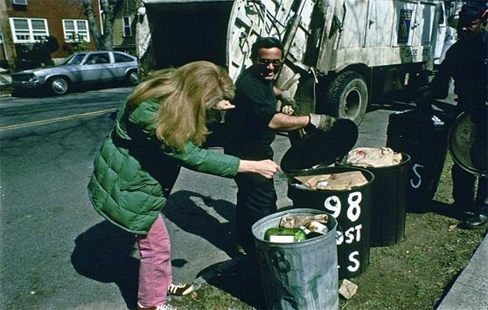 Mierle Ukeles (1980) Touch Sanitation:&nbsp; Follow Your Footsteps.