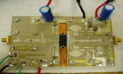 Amplificador de potencia implementado con el MW7IC3825GN.