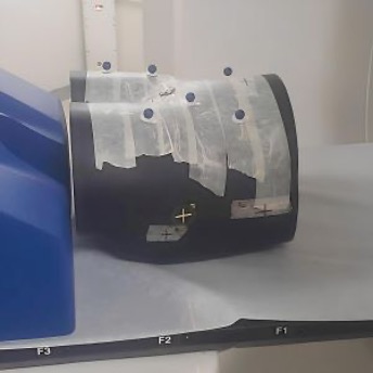 Maniqu� p�lvico con los marcadores infrarrojos externos.