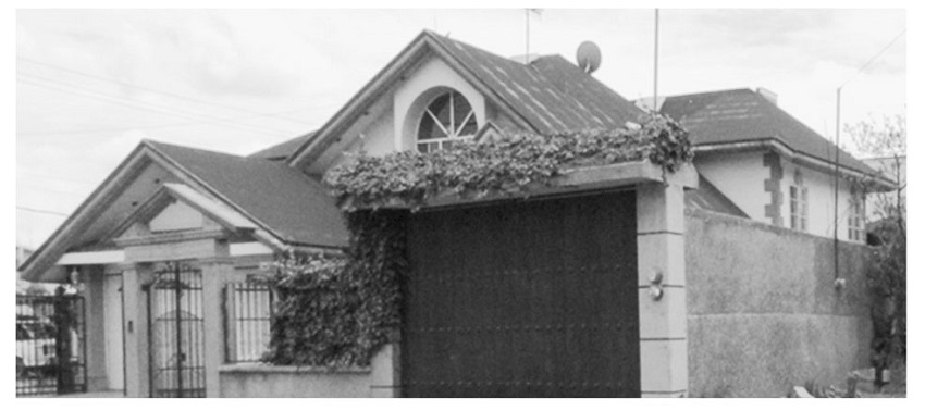 VIVIENDA MODERNA CONSTRUIDA POR MIGRANTES