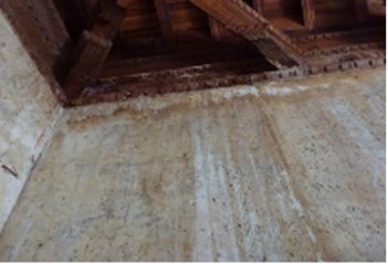 Wall with rain wash in axis A