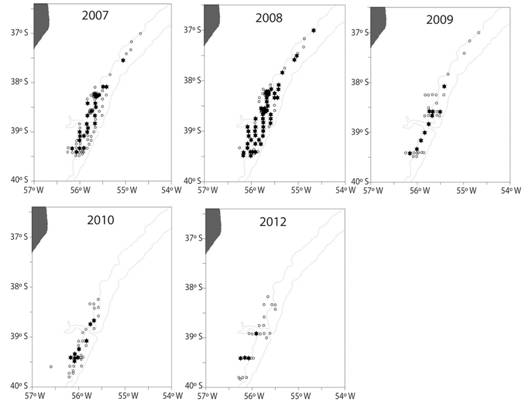 Location of sampling stations (○) and spatial distribution of samples (*) with epibiotic Chaetopterus antarcticus between 2007-2012 in the study area (37&deg; S - 40&deg; S), SW Atlantic.