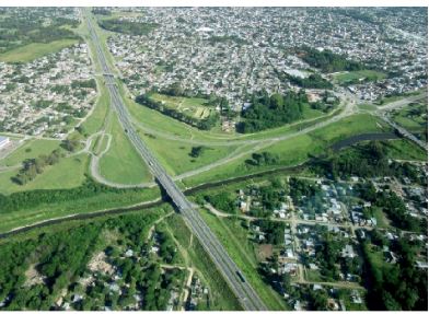 R&iacute;o Luj&aacute;n. Paisaje
urbano compacto 

Ciudad de Luj&aacute;n 

Coordenadas: 34&deg; 52&acute; 56&acute;&acute; S
&ndash; 59&deg; 06&acute; 57&acute;&acute; O