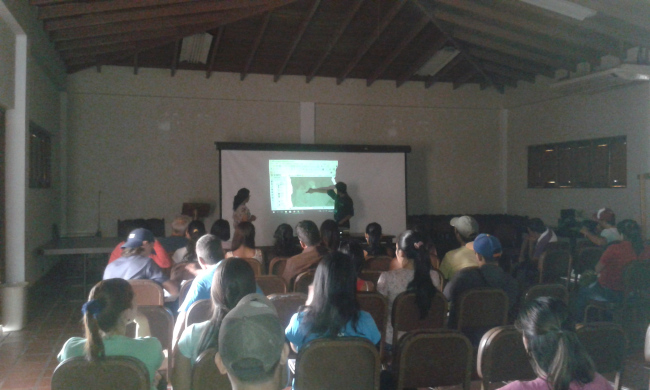 Consulta a t&eacute;cnicos y pobladores de las zonas ca&ntilde;icultoras.