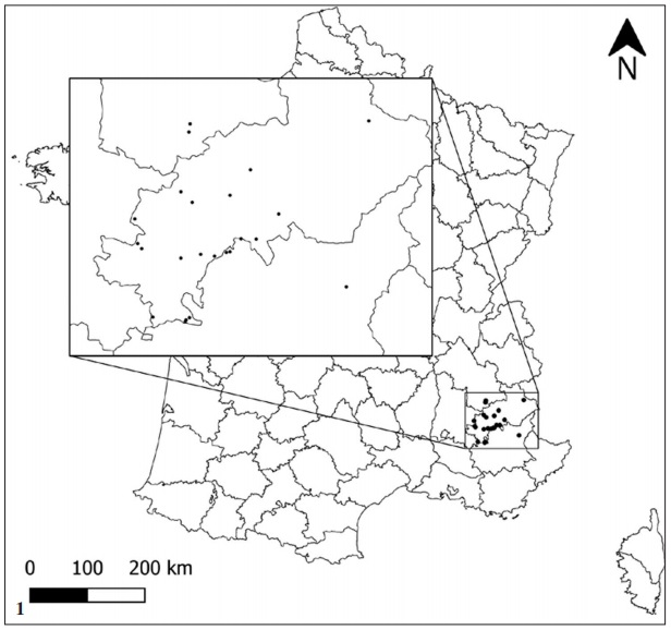 Map of France showing the area covered by the survey. One dot corresponds to a surveyed commune.