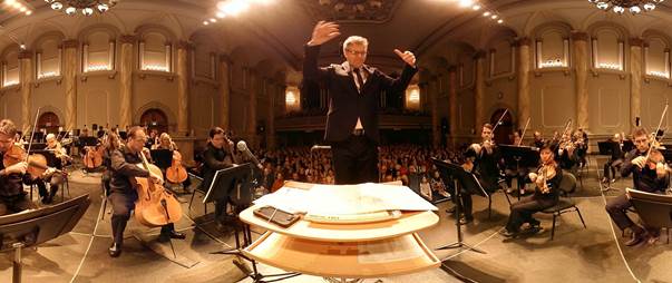 Imagem de The Classics Unwrapped Virtual Reality Concert Series (2015).