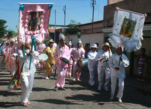Terno de Catop&ecirc;s de Nossa Senhora do Ros&aacute;rio e S&atilde;o Benedito na festa de S&atilde;o Benedito em 2016