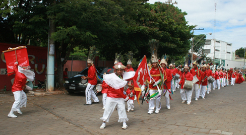Terno de Catop&ecirc;s do Divino Esp&iacute;rito Santo na festa do Divino Esp&iacute;rito Santo em 2016