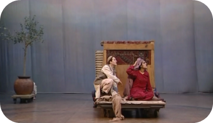 Capture DVD. Complément de programme: Et au théâtre, c'était comment ? Le Dernier Caravansérail, Ariane Mnouchkine (2006).