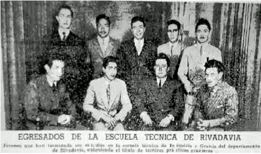 Egresados de la Escuela Técnica de Industria de
Granja de Rivadavia, promoción 1944