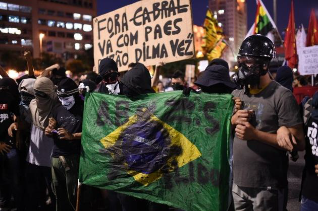  Manifestantes se oponen al Mundial.