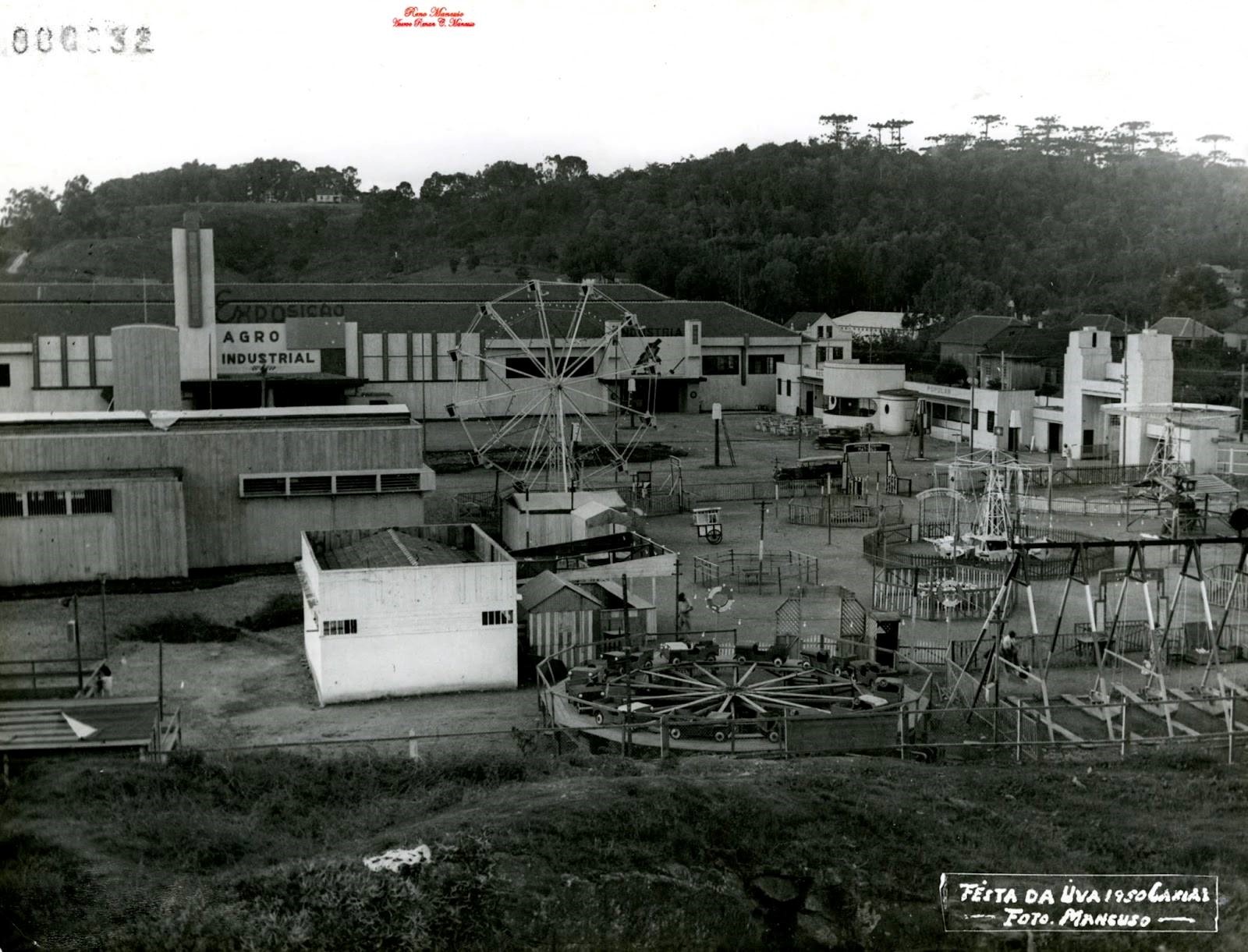 Montagem dos pavilhões de Exposições da Festa
da Uva em 1950