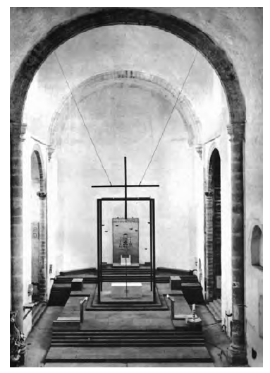 Redise&ntilde;o moderno del
presbiterio, Catedral de Cuernavaca, Morelos.