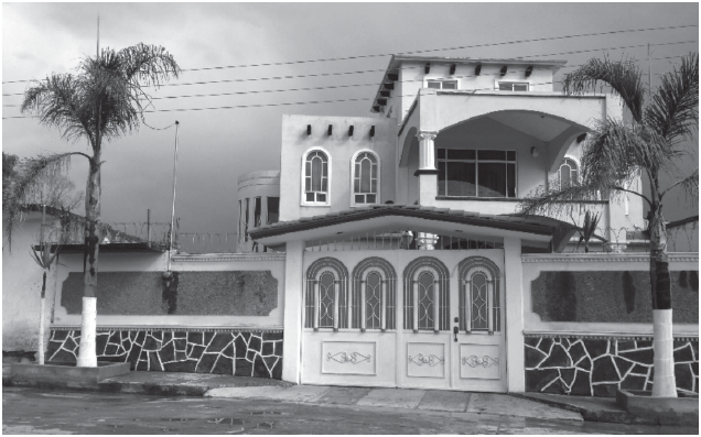 Vivienda nueva
construida con planos.