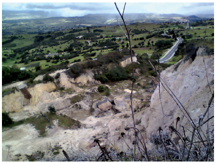 Explotación minera de areniscas en la
microcuenca quebrada Mecha, ubicada por encima de los 3000 m s.n.m.
