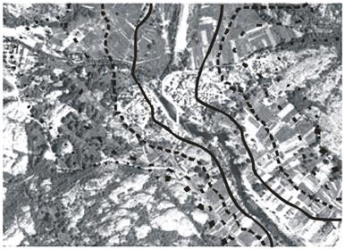 Escenarios de avenida. Escenario M1 (- - -) Q=13109m3/seg; Escenario M9 (- - -) Q=6823m3/seg; Escenario M17 (- - -) Q=2044m3/seg; Escenario M1 (-) Q=223m3/seg;