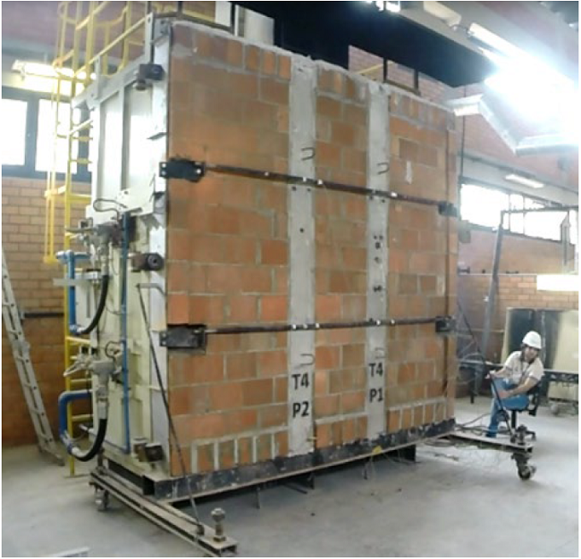 Experimental setup: columns embedded in masonry wal