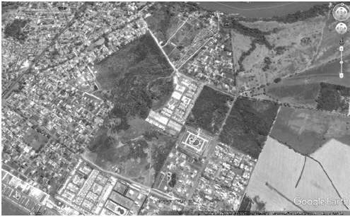 Aerial photograph from July 23, 2015, at an elevation of 284 m, approximately.