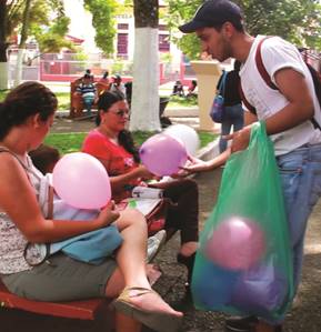 Taller Análisis, Experimentación e intervención del espacio público. (Globos) ©Olar Zapata