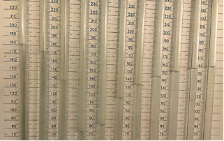 Alturas piezométricas para diferentes niveles de las columnas de agua, correspondiente al experimento 3.