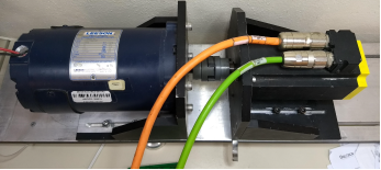 MSIP empleado (izquierda) y motor de CD usado como carga (derecha).