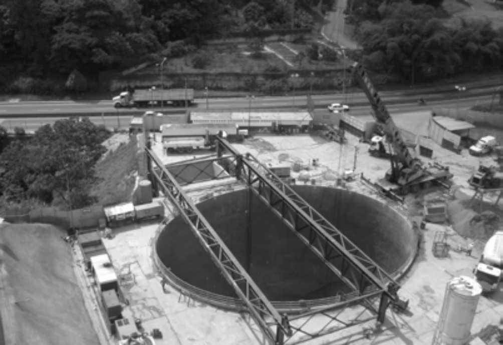 Distribución de equipos en el Frente. Fase I: excavación y túnel
minero.