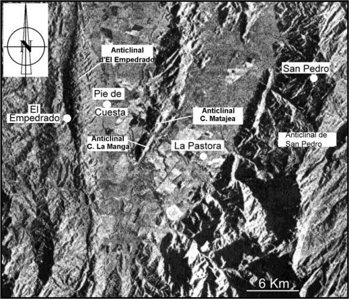 Fragmento de la imagen de Radar SLAR 1977., en ella se aprecian los anticlinales de El Empedrado y San Pedro. Igualmente se observan las planicies de Pie de Cuesta y La Pastora.