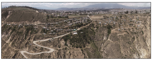 Vista frontal de la pendiente del barrio &ldquo;Buenavista del Norte&rdquo; 