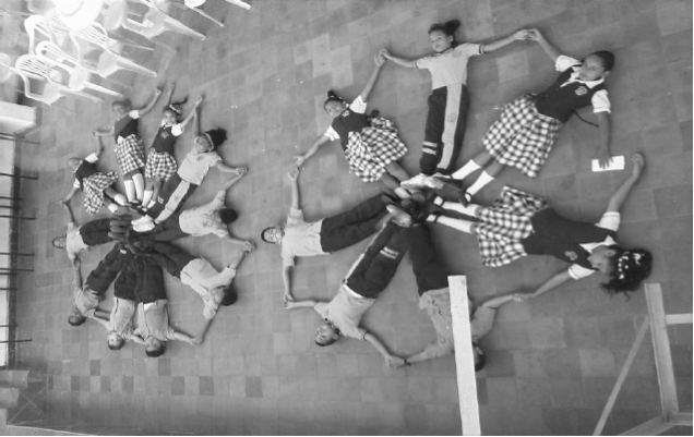 Niños participando en la sesión 9