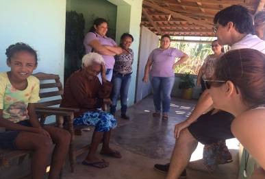 Figura 1: Primeira visita na Comunidade Areia de Verão em busca das histórias.
