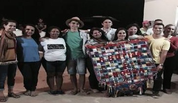 Figura 8: Integrantes do grupo, com alguns representantes da comunidade e colaboradores do projeto.