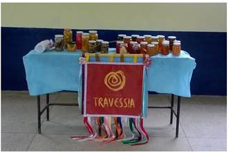 Figura 2: Apresenta&ccedil;&atilde;o da produ&ccedil;&atilde;o de doces e conservas das mulheres da Peroba, Itajub&aacute;-MG.