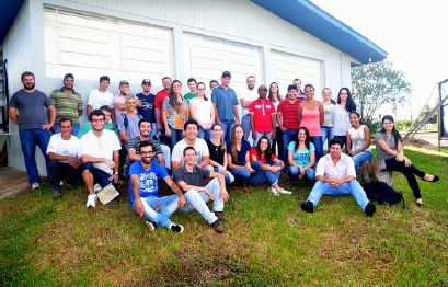Figura 1- Equipe do Laborat&oacute;rio de Mecaniza&ccedil;&atilde;o Agr&iacute;cola (LAMA) da Universidade Estadual de Ponta Grossa (UEPG).