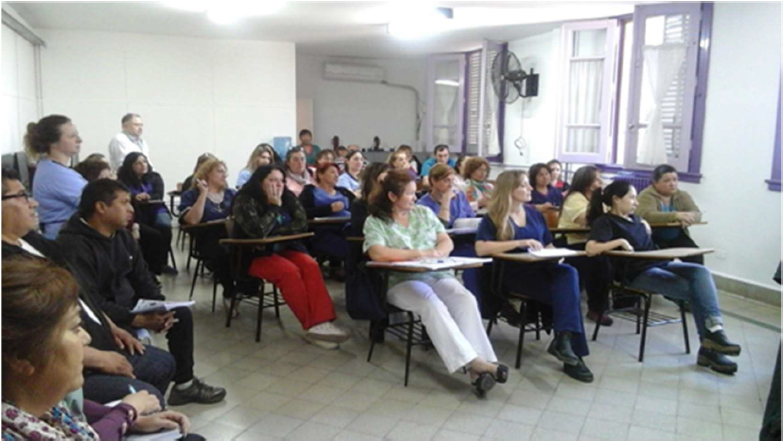 Figura 1 - Encuentro con grupo de empleados administrativos para ofrecer propuestas de capacitaci�n