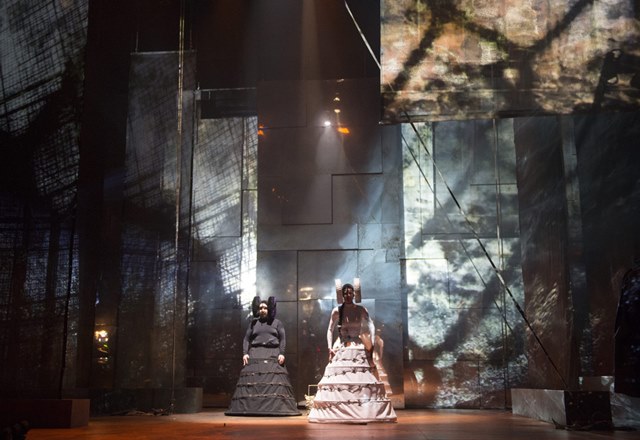 La mujer-España y El
hombre-España