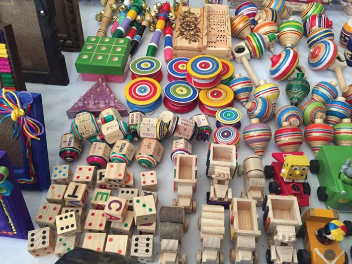 Pirinolas, entre dados y trompos. M&eacute;xico, D. F., 2018.