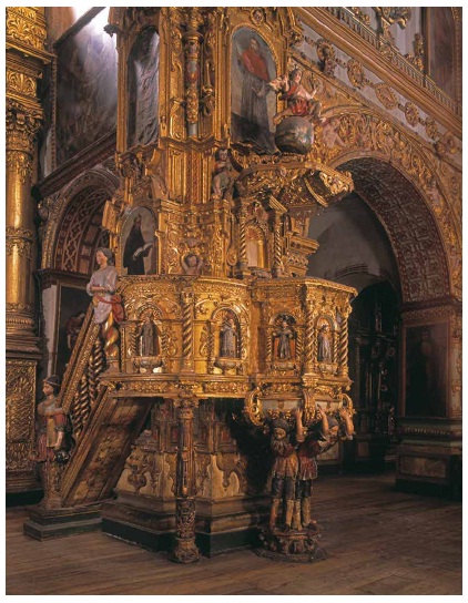 Púlpito de la iglesia del convento de San Francisco de Quito. Desde aquí se impartiría la Doctrina cristiana de un modo similar al que puede verse en la Figura 2, y posiblemente empleando para ello la serie doctrinal de Miguel de Santiago.