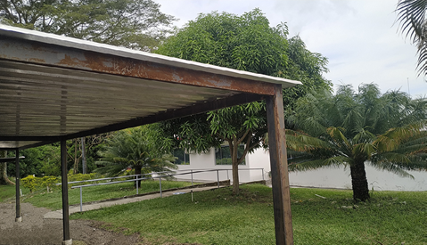 Montaje propuesto para los paneles solares del &Aacute;rea Acad&eacute;mica.