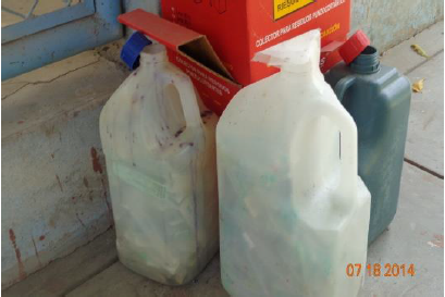 Almacenamiento de cortopunzantes en
recipientes sin normas de seguridad.