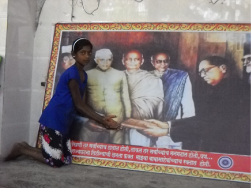 Entregan la Constitucin a los dalit (alumna de Nagaloka)