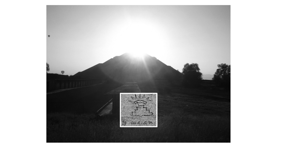 Fotografa histrica de la Pirmide del Sol en Teotihuacn, tomada desdeel montculo central (altar sagrado al dios tutelar de Teotihuacn o Lararium) de laplaza del sol el da 21 de febrero de 2018, a las 7:09 am. Donde se aprecia el orto solarcon un alineamiento a la cspide del monumento (sin ningn tipo de retoque).Existe una similitud con el glifo del cdice Xlotl en la lmina 6 cuadrante 1c.