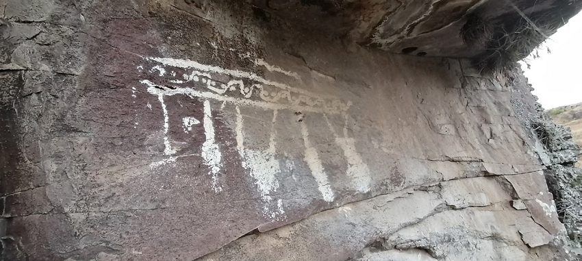 Representaci&oacute;n del 
							Bok&acute;y&auml; en las pinturas rupestres de Tezoquipan. Alfajayucan Hidalgo.
						