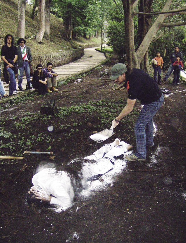Performance. Jaime Barrag&aacute;n Antonio. Xalapa, Veracruz, M&eacute;xico, 2007.