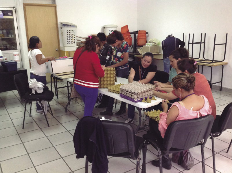Taller de decorados de la &ldquo;F&aacute;brica de Cultura &lsquo;Hazlo t&uacute; mismo&rsquo;&rdquo; en el DIF 19 en la colonia La Joya de la Ciudad de M&eacute;xico en 2015.