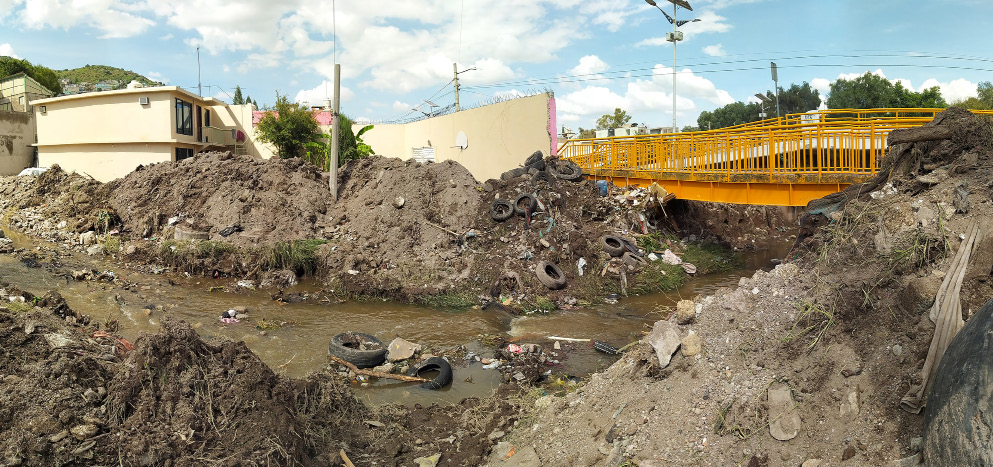 Cauce de agua residuales en Ecatepec de Morelos. Alyne P�rez, 2022.