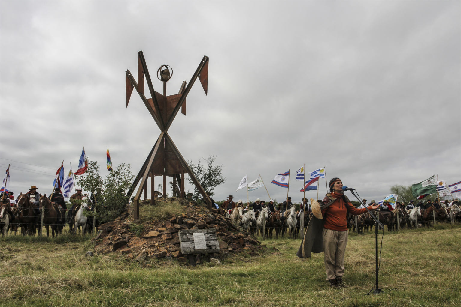 Acto de descendientes de indígenas en lugar del genocidio de Salsipuedes