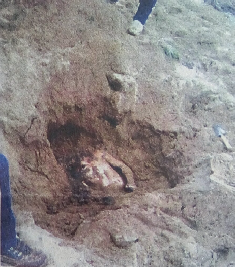 Van seis cad&aacute;veres localizados en fosas