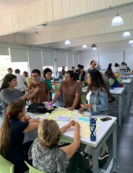 Trabajo en equipo para llegar a la pregunta de oportunidad.