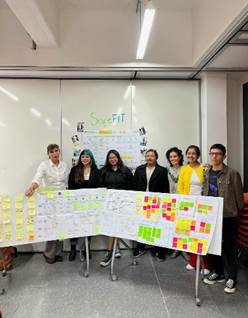 Participantes de los equipos y docentes. 