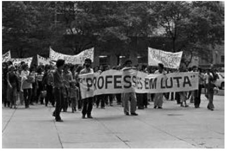 Caminhada pela educa&ccedil;&atilde;o da Cinel&acirc;ndia ao Pal&aacute;cio da Cultura, Rio de Janeiro, 15 de outubro de 1979 